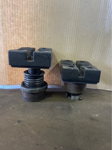 ㉗ビシャモン リフトアタッチメント 新型足ゲタ/2個/車整備 /ガード付き/リフト用フレーム/柱リフト/カーメンテナンス/フレームパッド