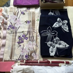 お仕立て浴衣2枚(薄紫の花柄と紺の蝶々柄)の画像