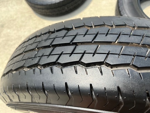[状態良好]タイヤ4本セット 195/80R15