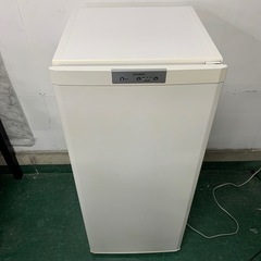冷凍庫 三菱　121L 2010年 MF-U12N-W ホワイト