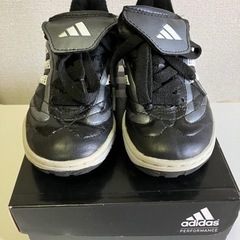 adidas アディダス　サッカーシューズの画像