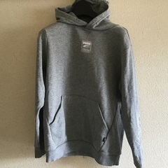 プーマ　パーカー　グレー