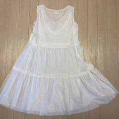 【ブライダル・ウェディング・マタニティ】ネネット　白ワンピースの画像