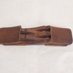 骨董　陶器枕、折り畳み木製枕、刻み煙草入れの画像
