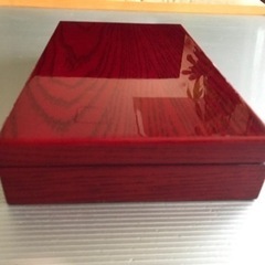 値下げしました！ワインレッドのアクセサリーボックス売りますの画像