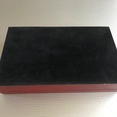 値下げしました！ワインレッドのアクセサリーボックス売りますの画像