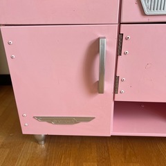 キッドクラフト おままごと　木製キッチン　ピンク　冷蔵庫　レンジ　コンロ　kidkraft の画像