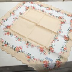 59/608　WEDGWOOD ハンカチ【モノ市場知立店】