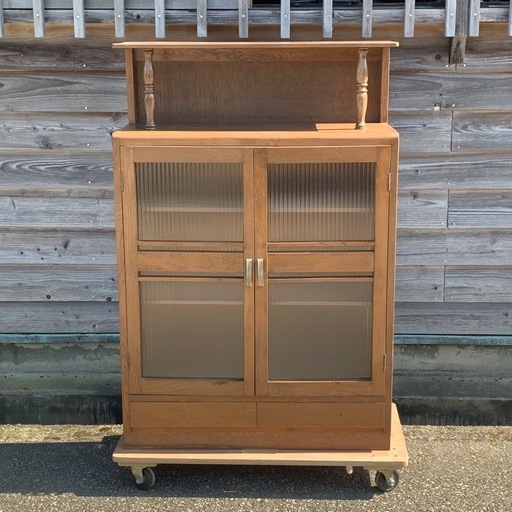 ろくろ飾りのキャビネット　モールガラス　古家具　古道具　本棚　食器棚
