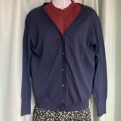 1054.UNIQLO UVカットスーピマコットンVネックカーデ...