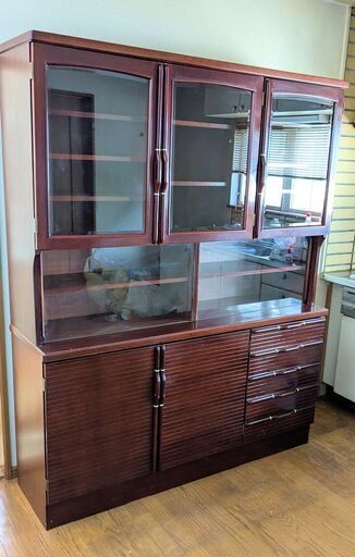 カップボード 約35年前の製品 幅150cm 高さ188cm