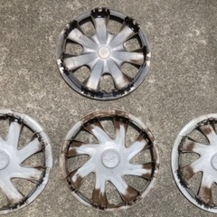 ダイハツ　ホイールカバー（ミライース×3・タント？×１）の画像
