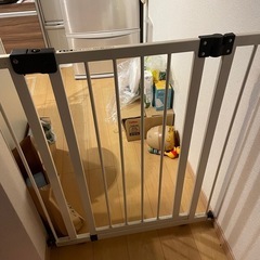 ベビーゲート　サッシ　室内ゲートの画像