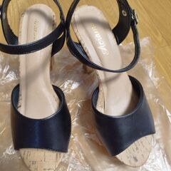 【美品】サンダル　ＬＬ 24〜24.5 ヒールの画像