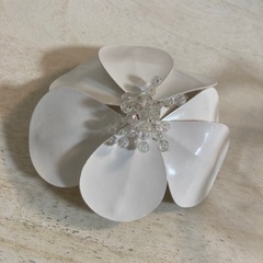 メゾピアノ　卒園入園結婚式　ブローチ