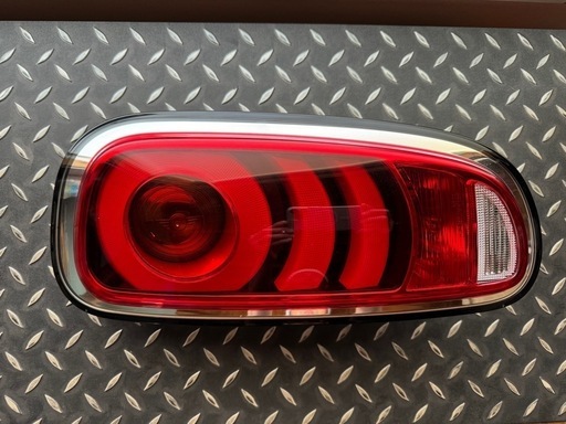 美品　ミニ クラブマン　MINI CLUBMAN リア テールランプ LH