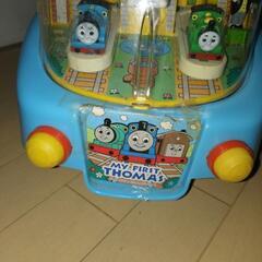 トーマス 乗り物 手押し車の画像