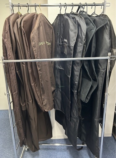 CHANEL LOUIS VUITTON ガーメントバッグ　シャネル　ルイヴィトン