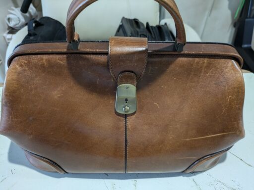●10月下旬取引予定あり【中古】FRAME　WORK　本革　ドクターBAG