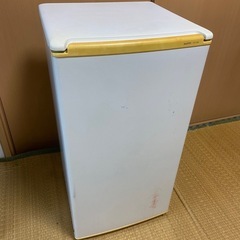 SANYO冷蔵庫の画像