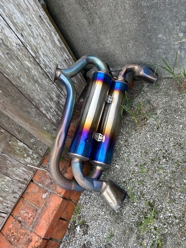 Z33アミューズマフラー