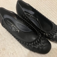 未使用★ローヒールパンプス22.5cm★3.5cmヒール 黒