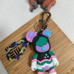 【取引中】None スエード紐編み キーホルダー( ラバー製・カラフルベアー )の画像