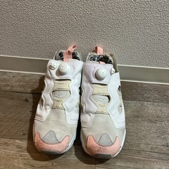 靴　スニーカー　Reebok