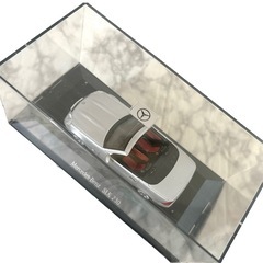 【新品未使用】メルセデスベンツ❤ミニカー　モデルカー　1/43　SLK230の画像