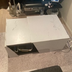 テーブル