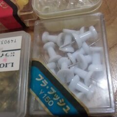 ★大量 画鋲 押しピン まとめて お譲りします。＊石川県＊美川より＊期間限定の画像