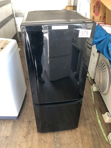 NO 373 ?福岡市内配送設置無料✨?　三菱 2ドア冷蔵庫（146L） MR-P15Z-B サファイアブラック