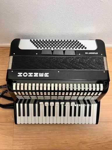 アコーディオン　　名門HOHNER STUDENT96
