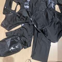 新品未使用　レディースLL水着セット　の画像