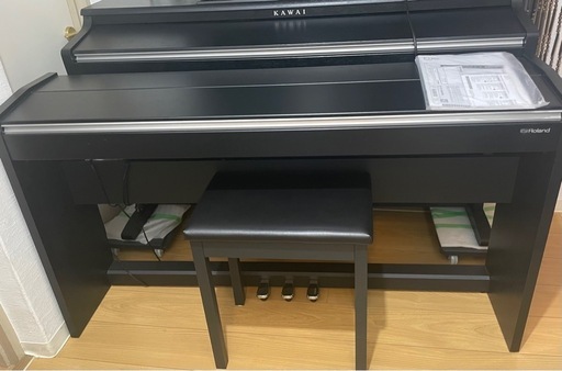 ローランドRoland F-140R 黒木目調仕上げ電子ピアノ　88鍵盤　椅子、説明書付き 