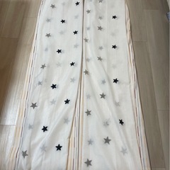 カーテンセットの画像