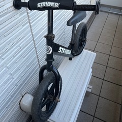 ストライダー 中古　ブラック　の画像
