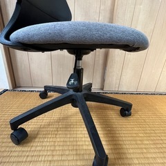 昇降式チェアーの画像