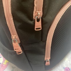 ROXY 黒×ピンク リュックの画像