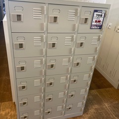 JH-9 【オフィス家具専門店】18人用下駄箱です！の画像