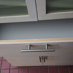 食器棚、スリム、白い食器棚、１２９ｘ６０ｘ３０の画像