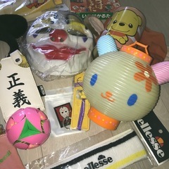 ⭐️もらってください⭐️ポーチ、スマホケース、かるた、入浴剤など小物類　の画像