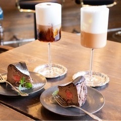 本日昼から『隠れ家wine bar行きませんか』。