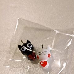 ハートと黒猫シロネコ