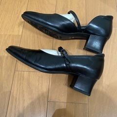 《ASICS アシックス　WALLAGE 》EEE レザーストラップ付きパンプスの画像