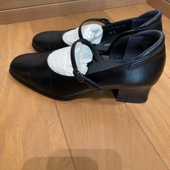 《ASICS アシックス　WALLAGE 》EEE レザーストラップ付きパンプスの画像