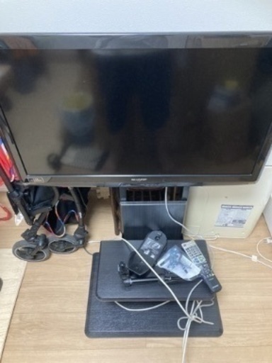 【自宅引取必須】壁掛けテレビ台と液晶テレビのセット