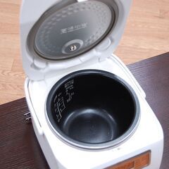 TOSHIBA 炊飯ジャー 3合炊き RC-5SJ 炊飯器 0.54L 白 ホワイト 東芝 札幌市 清田区 平岡の画像