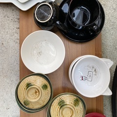 食器　お皿、コップなどの画像