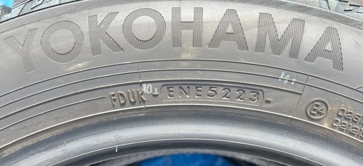 YOKOHAMA 195/60R17 23年製　スタッドレスタイヤ